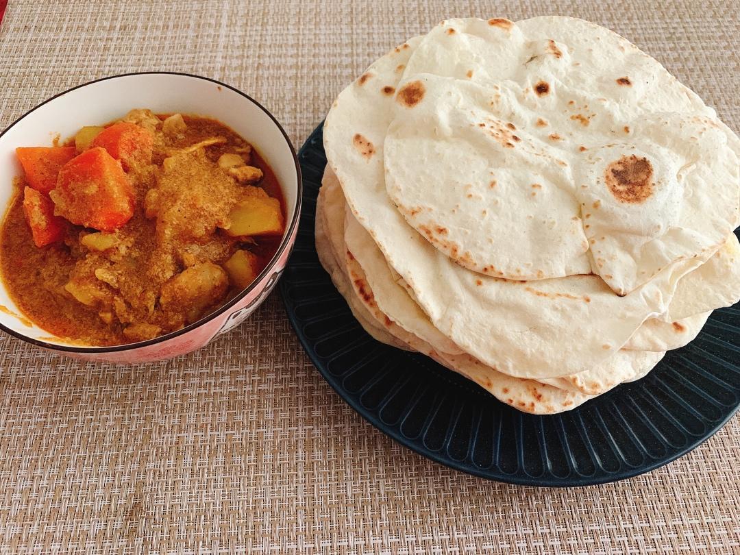 日式咖喱+会鼓起来的印度薄饼