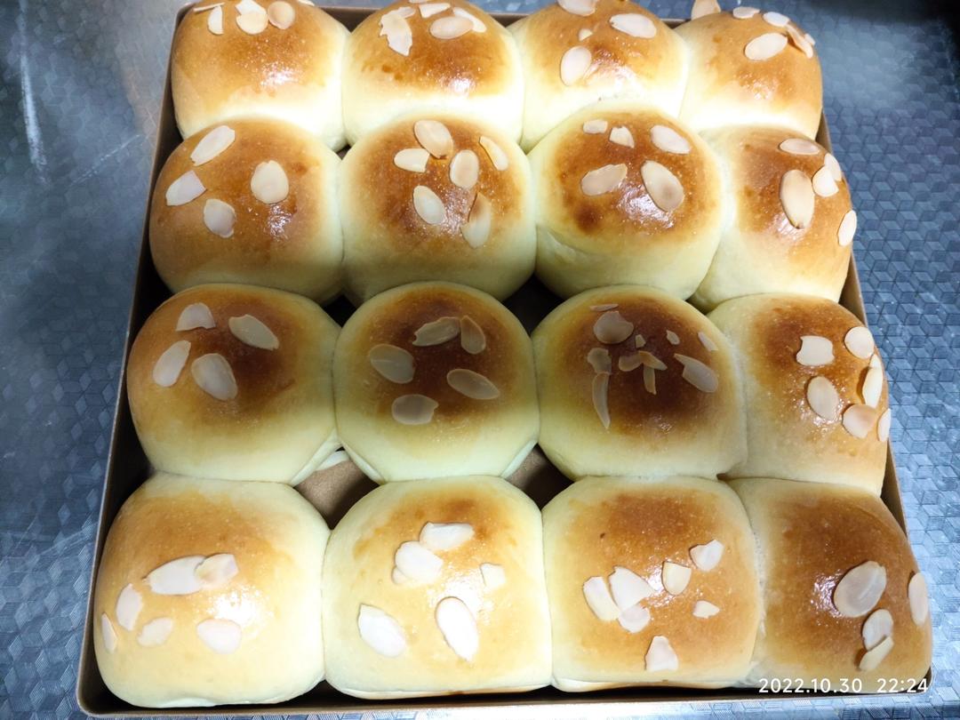 🥛超简单快手，柔软拉丝，一次发酵，牛奶小餐包