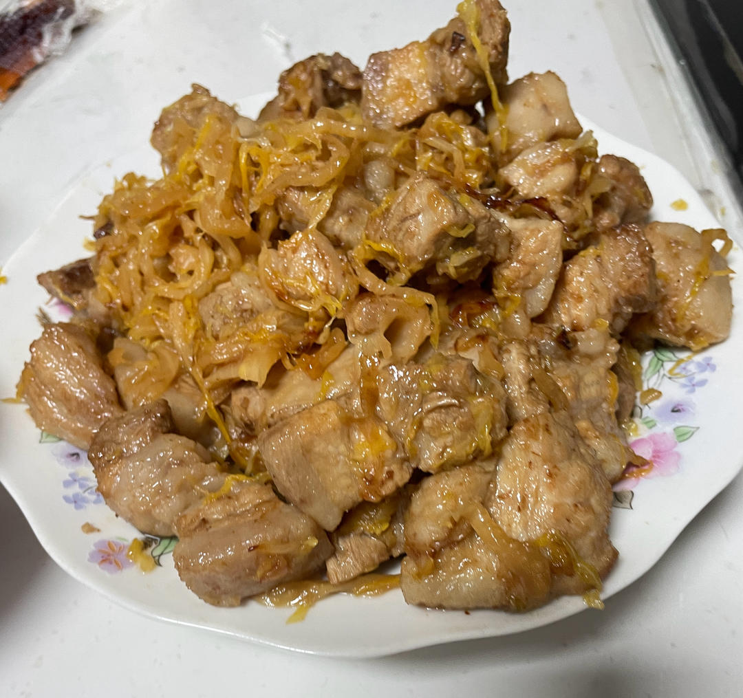 酸菜炖五花肉