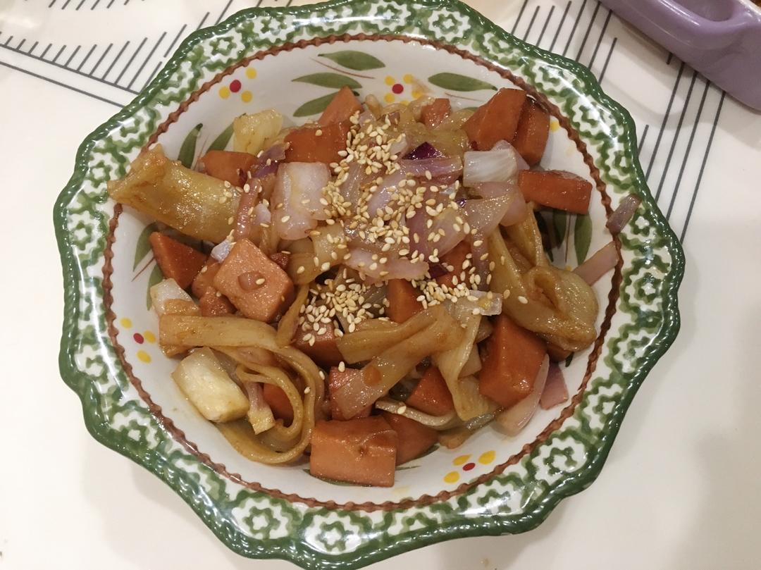 快手炒冷面～解锁新吃法 轻松消耗冷面