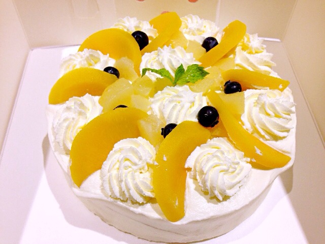 超爱狗狗的me做的奶油水果装饰蛋糕