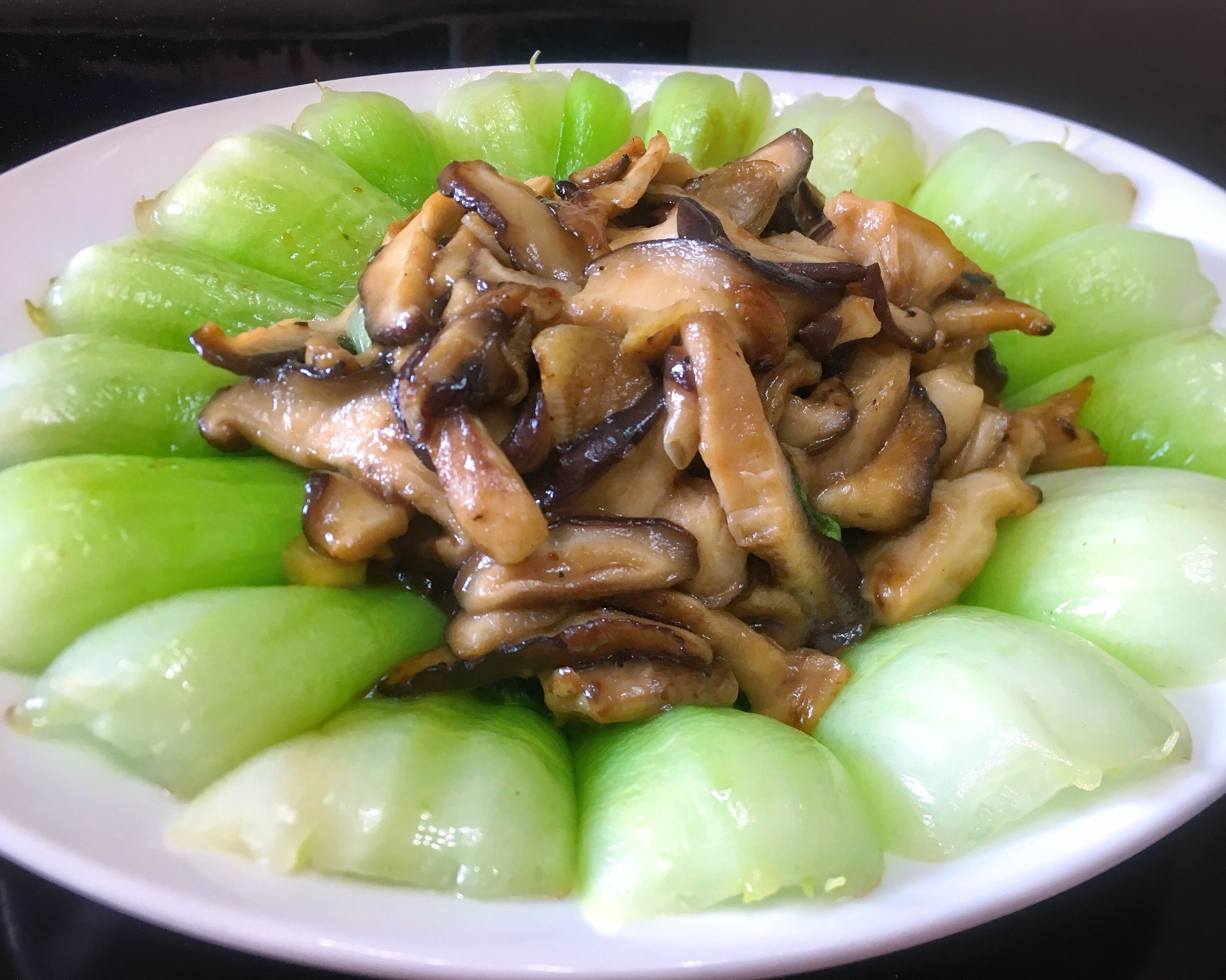 🌸香菇炒油菜🌸怎么炒都好吃😏❗️❗️的做法