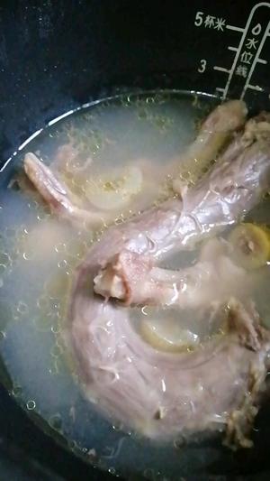 青橄榄油柑煲汤的做法 步骤2