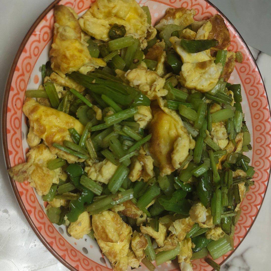 芹菜炒鸡蛋