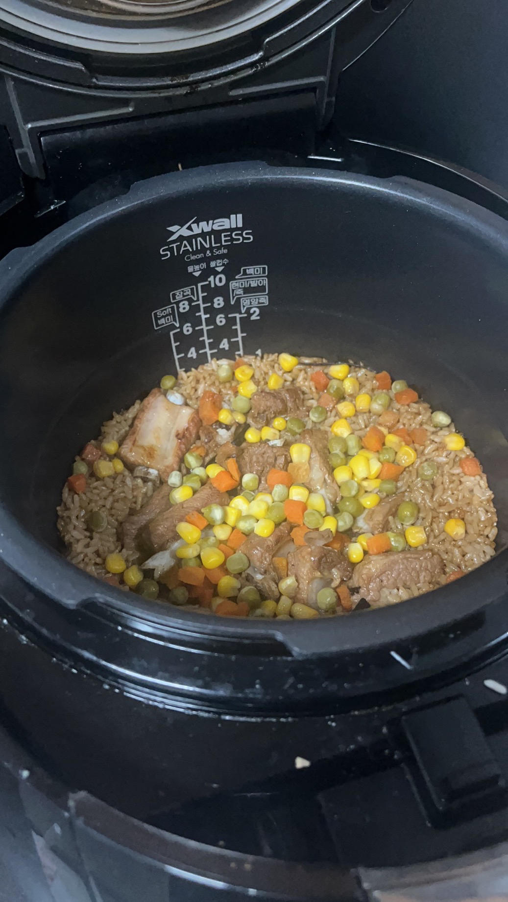 【排骨焖饭】