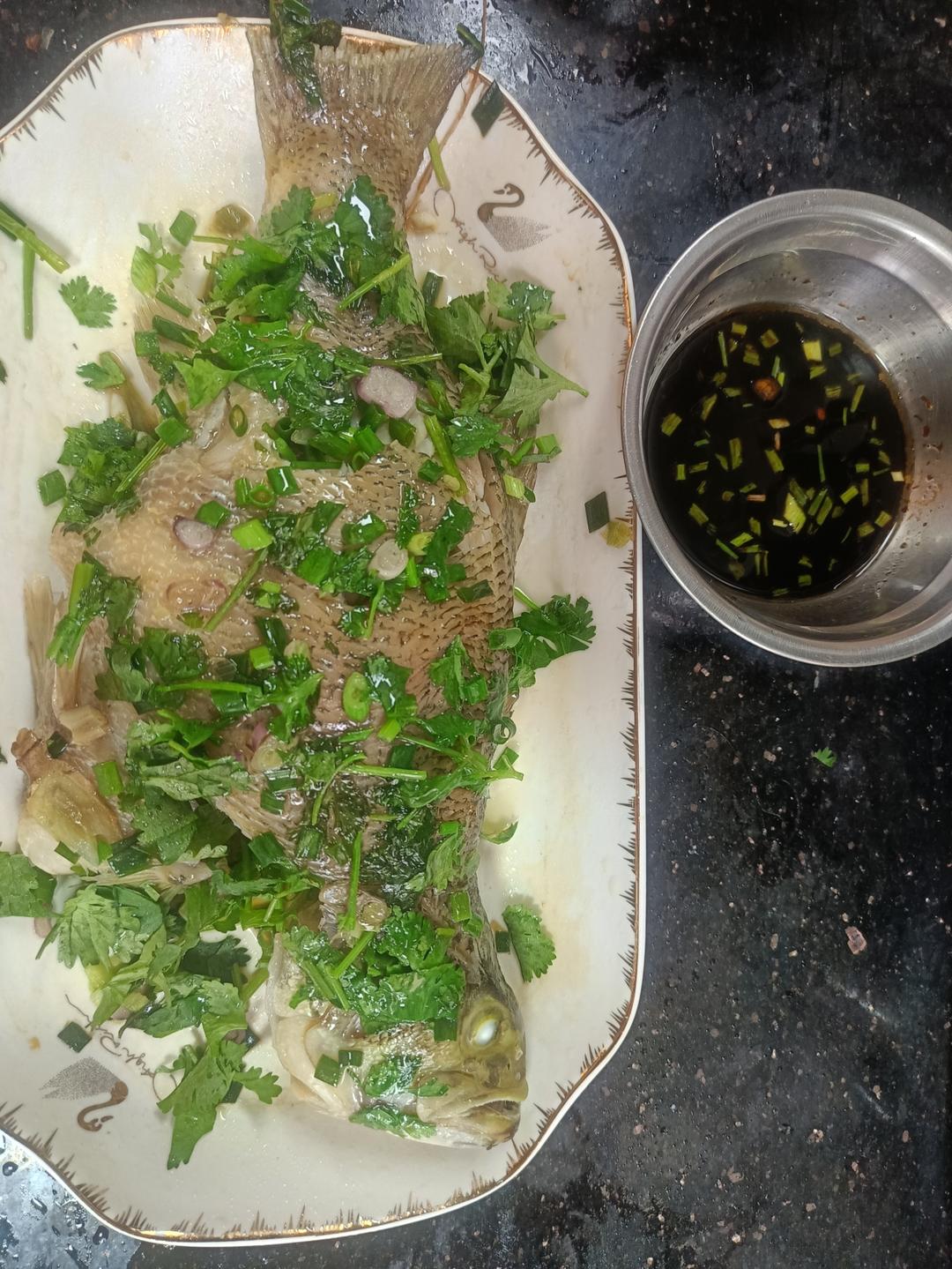 10分钟做 清蒸鲈鱼 （附切鱼图解）