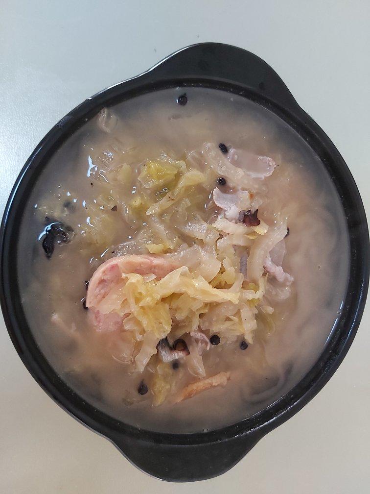酸菜汆白肉