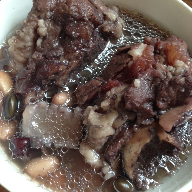 板栗花生黑豆炖排骨
