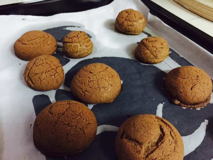 巧克力酥皮泡芙