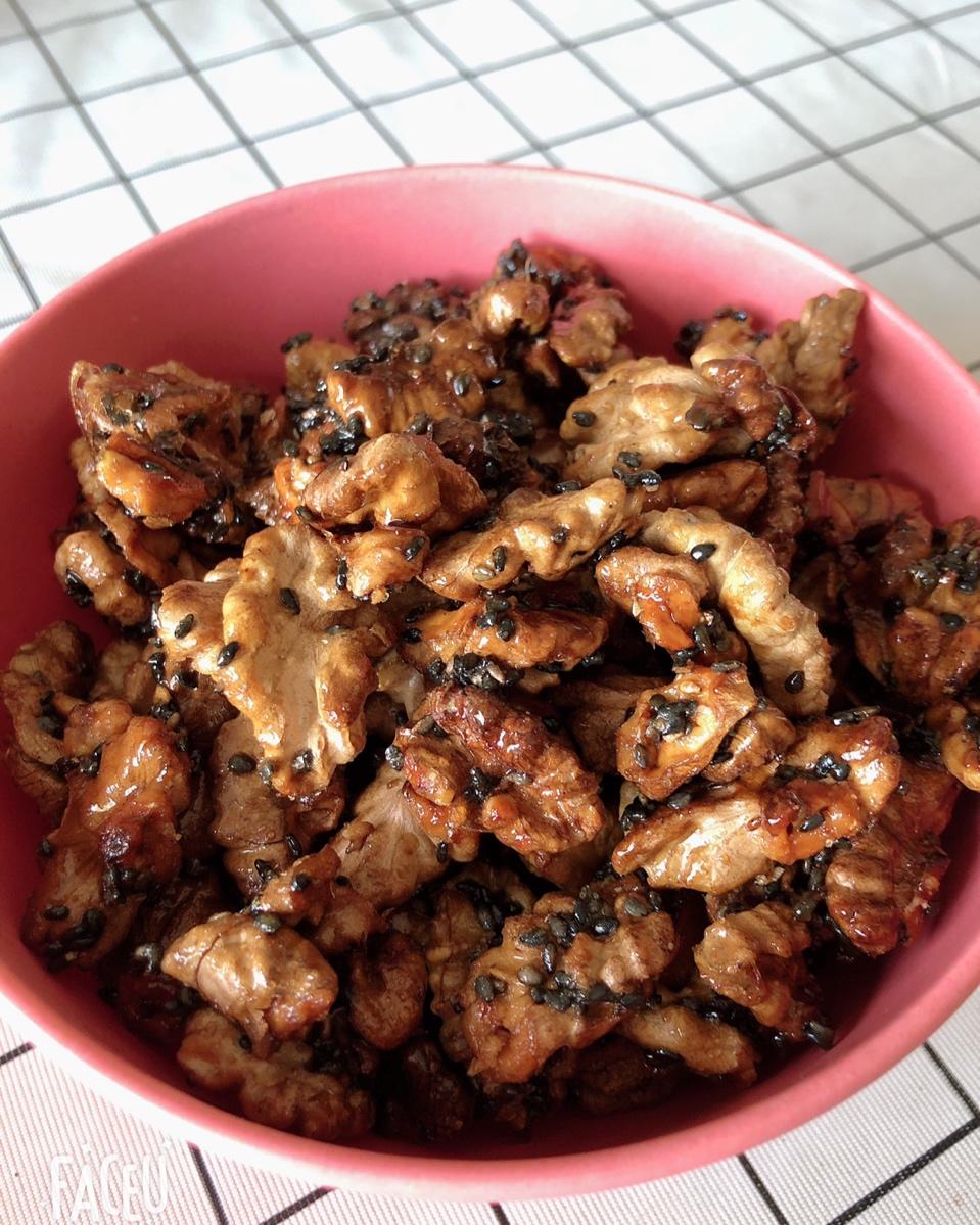 霏姐乐弟做的琥珀核桃仁烤箱版