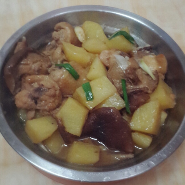 香菇炖鸡翅