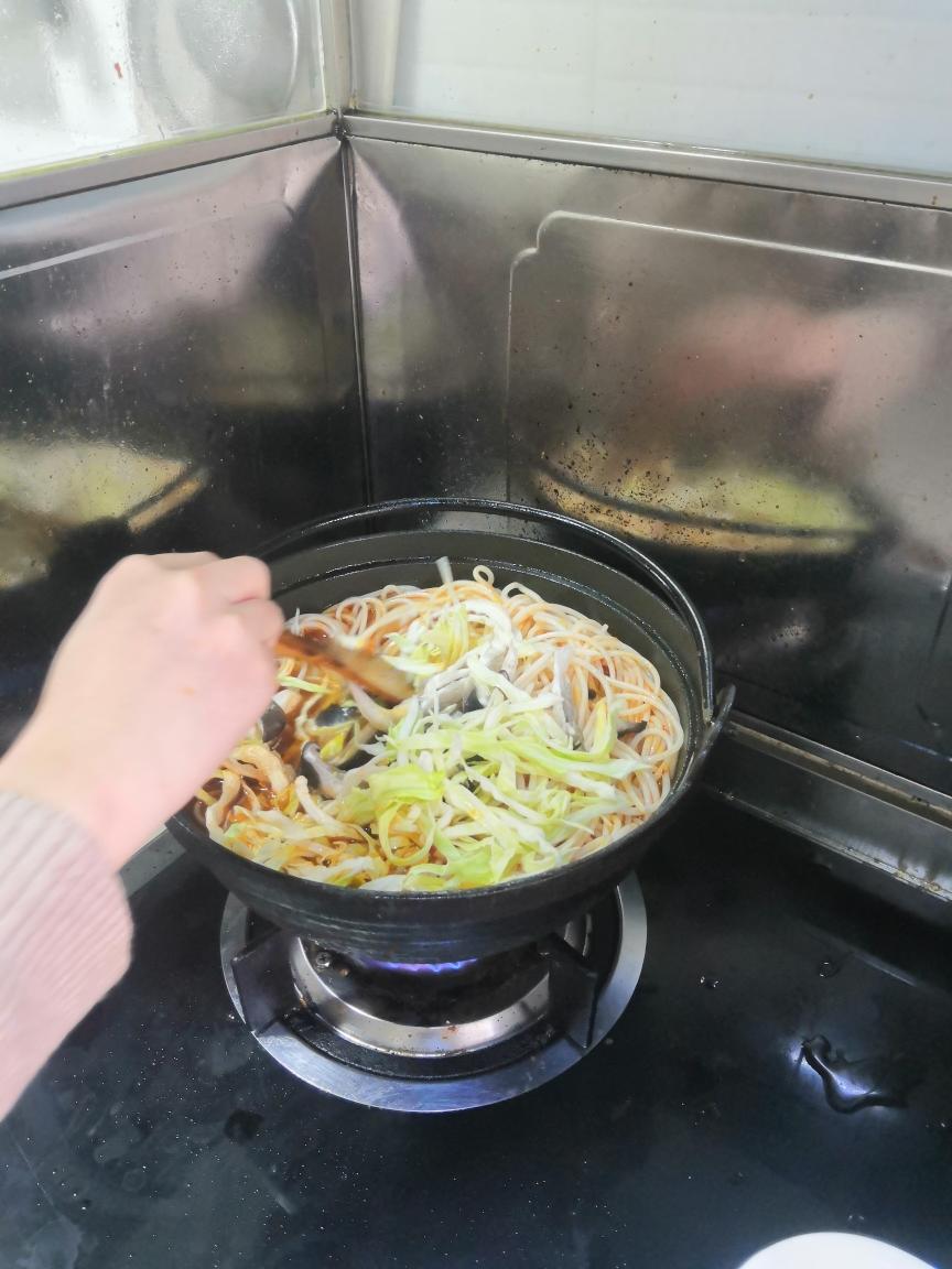 麻辣米线(家庭版，打扫家里剩余蔬菜神器)