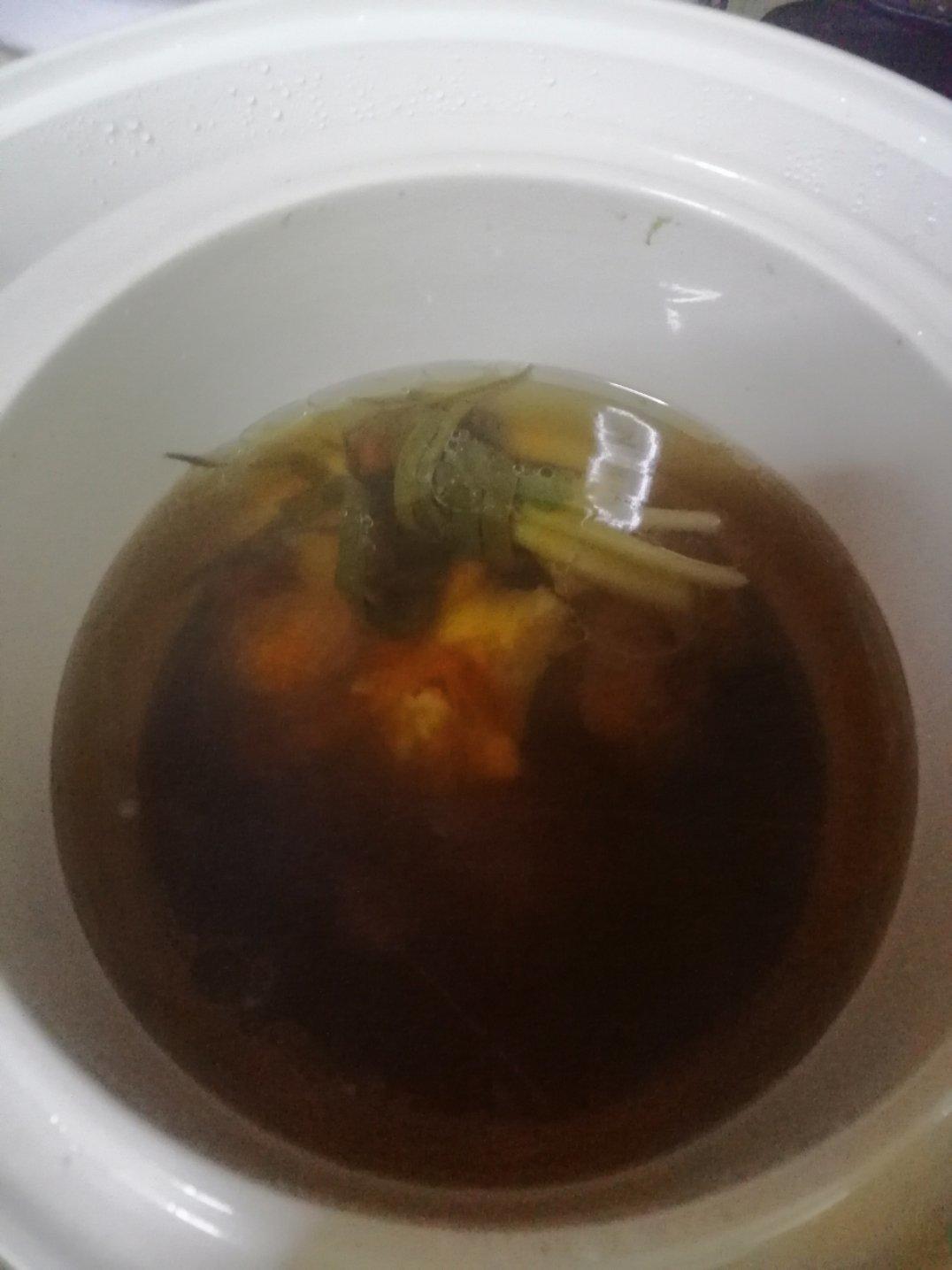 非常简单又美味的大骨头汤