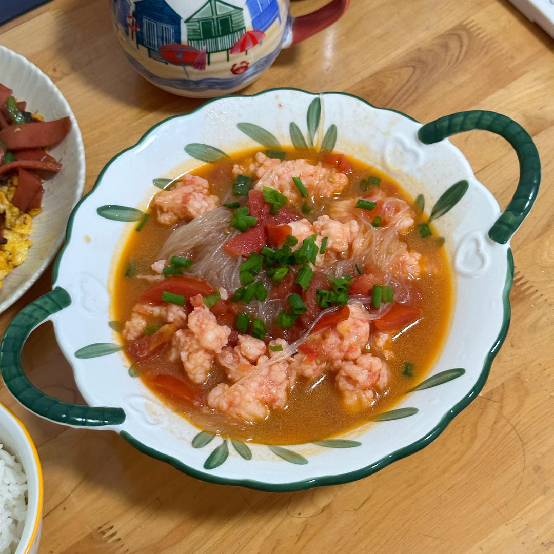 减脂餐｜番茄虾滑粉丝汤，汤鲜味美～