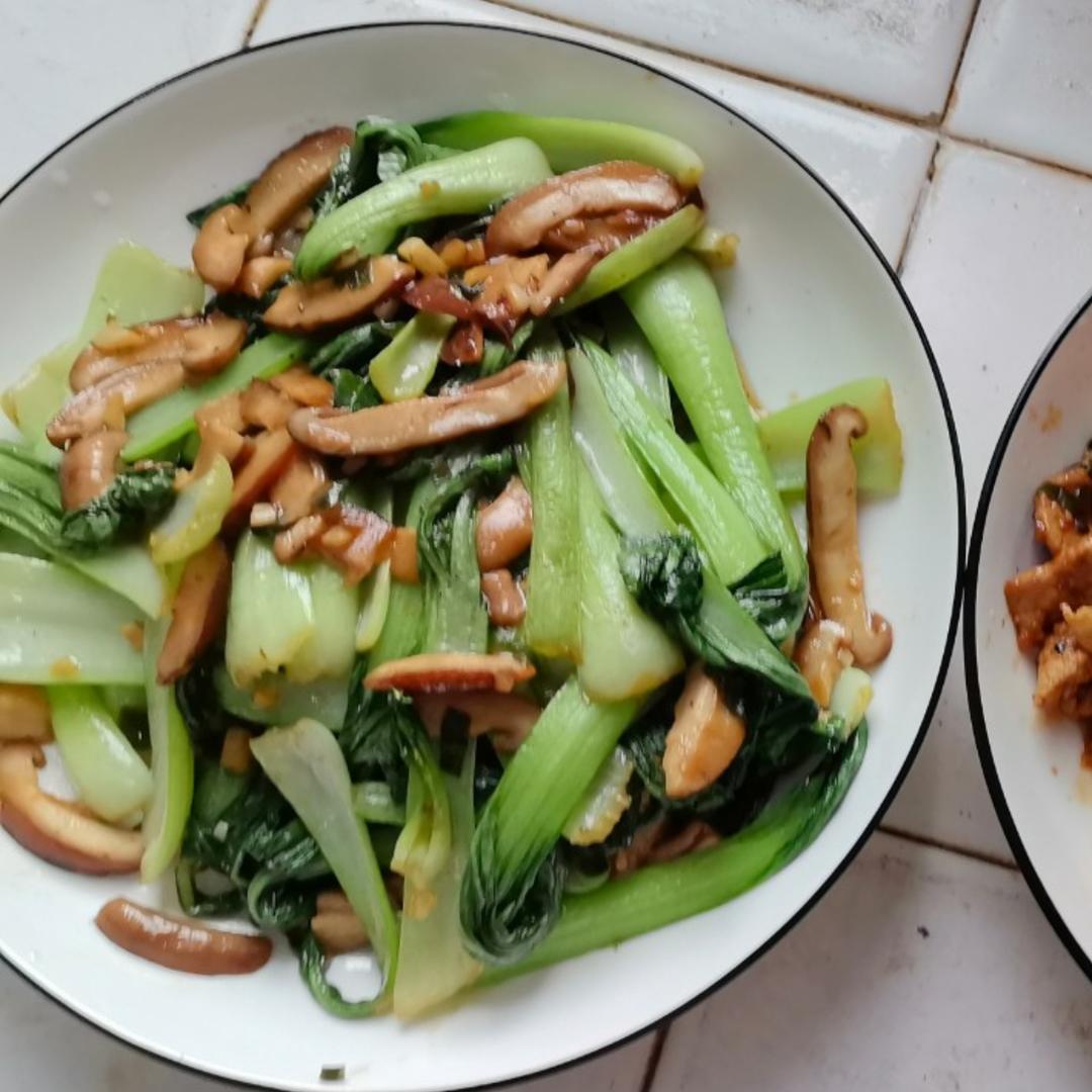 比肉还好吃的——蚝油香菇油菜