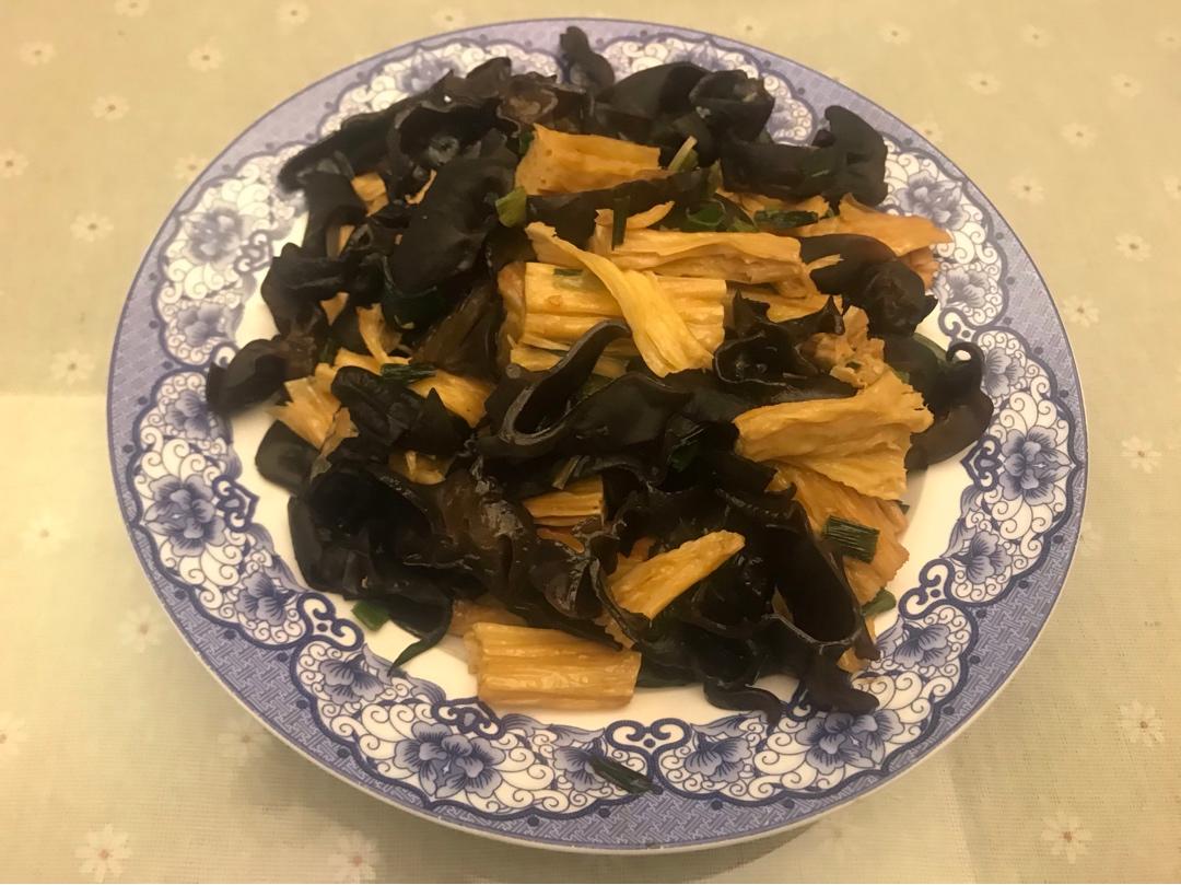 腐竹木耳黄瓜炒