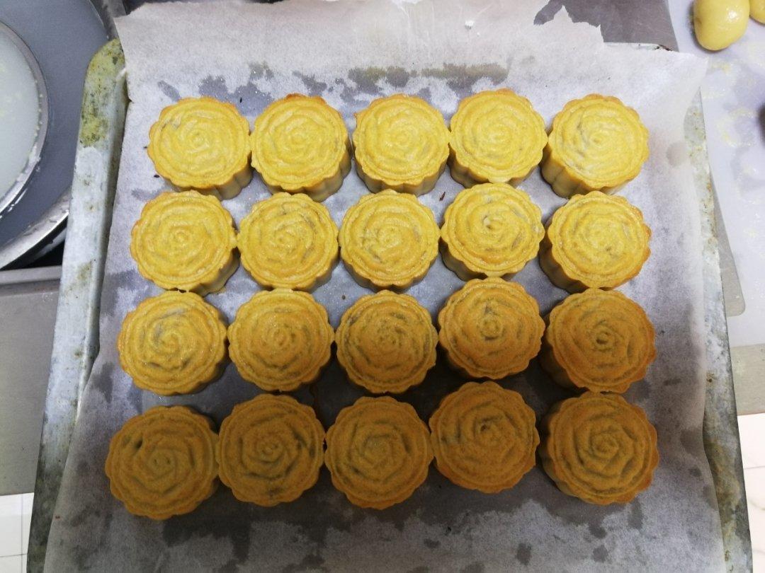 广式月饼——蛋黄莲蓉月饼