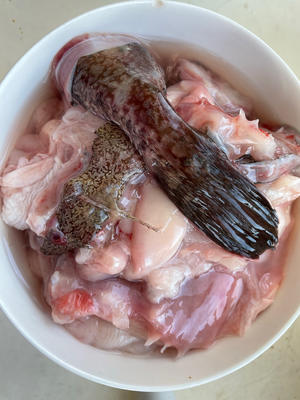安康鱼炖豆腐的做法 步骤1
