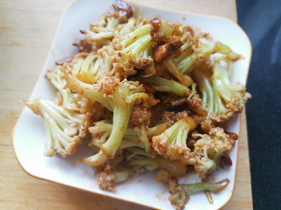 干煸菜花（花菜炒肉）