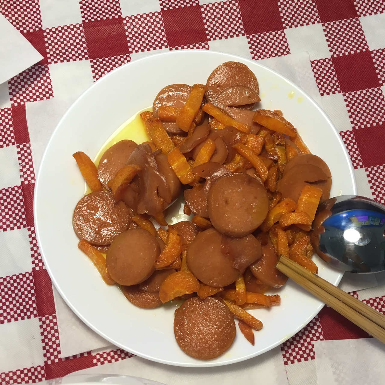 胡萝卜火腿肠炒玉米