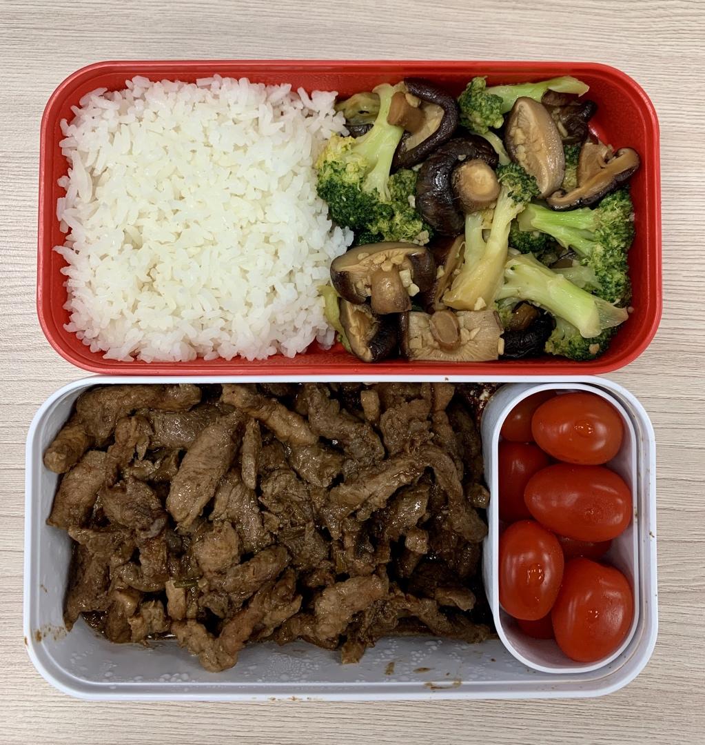 小仙女拌凉菜做的便当便当