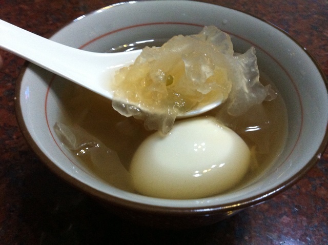 银耳绿豆鸡蛋汤的做法