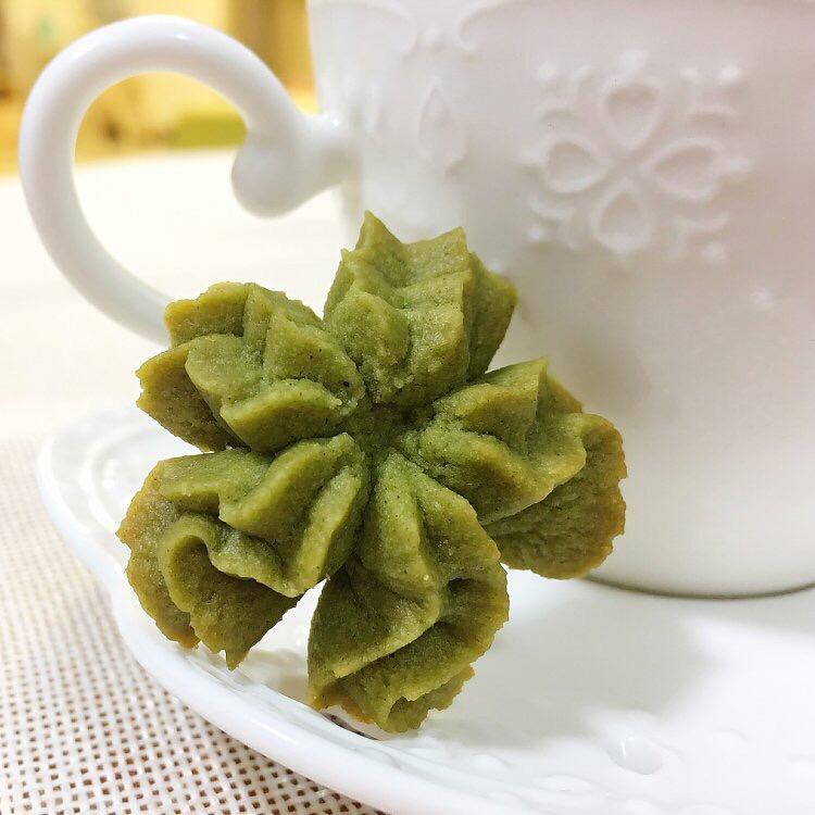 抹茶樱花曲奇——淡淡的抹茶清香