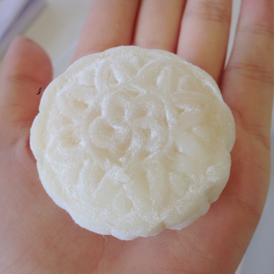 奶黄冰皮月饼