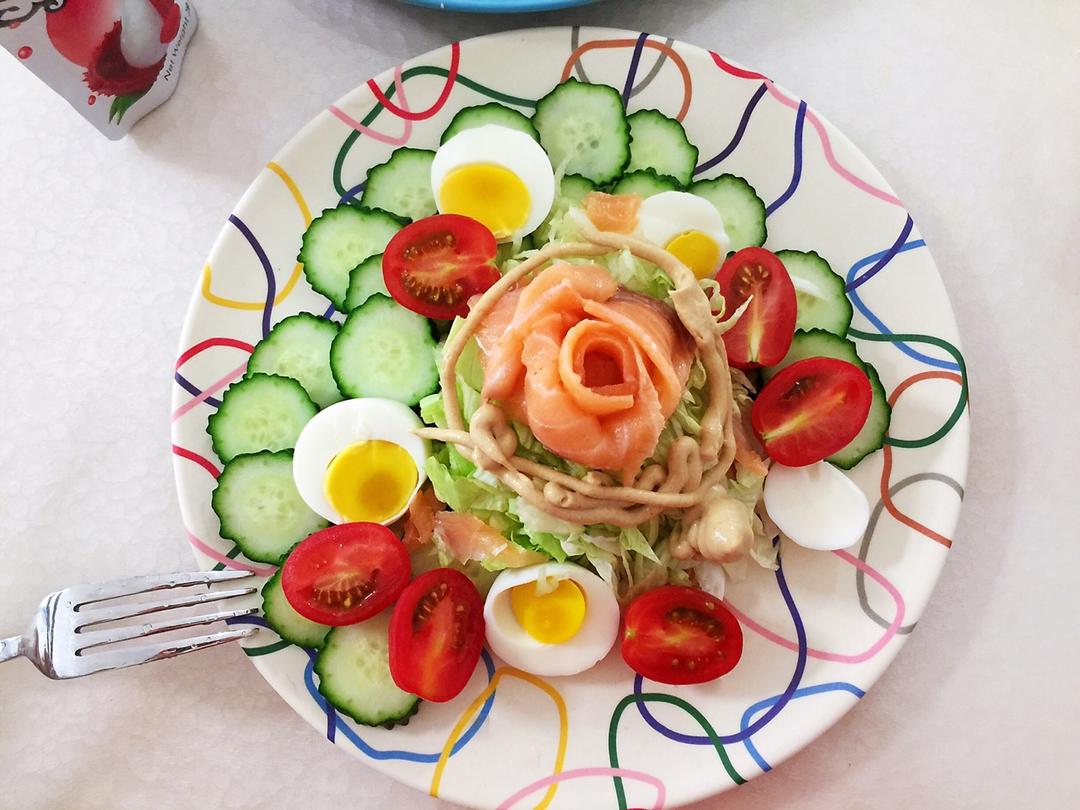 烟熏三文鱼沙拉