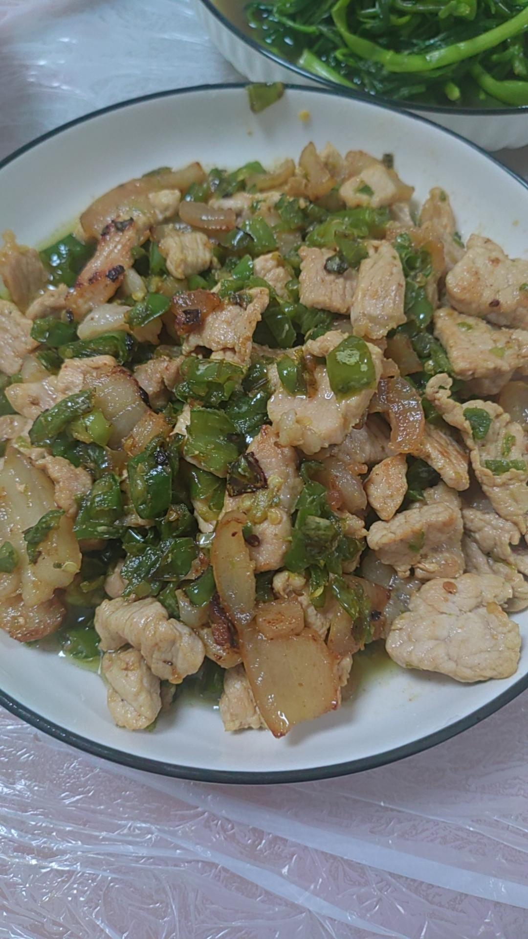 湖南正宗青椒炒肉（带汤版）