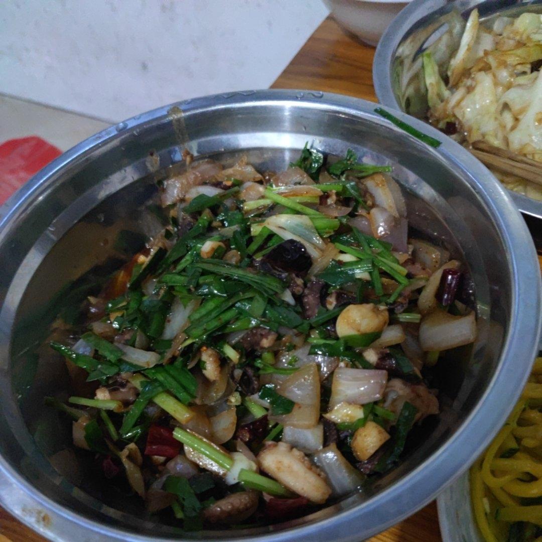 洋葱炒鱿鱼须