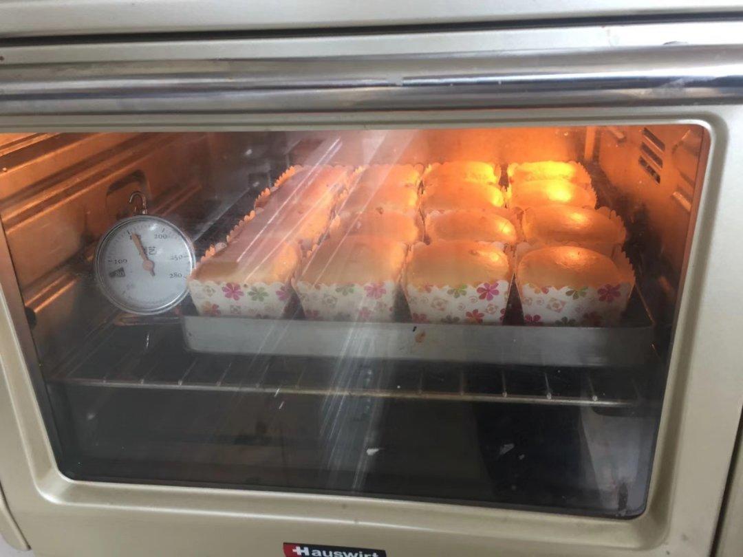 软绵绵戚风纸杯蛋糕