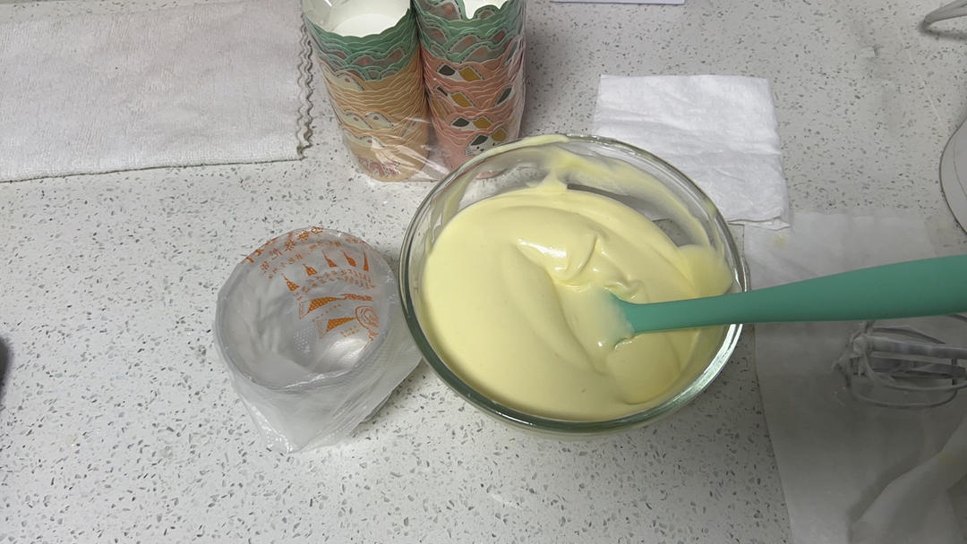 纸杯蛋糕 8寸戚风蛋糕的量
