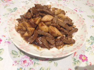 黑椒鲍鱼菇炒牛肉