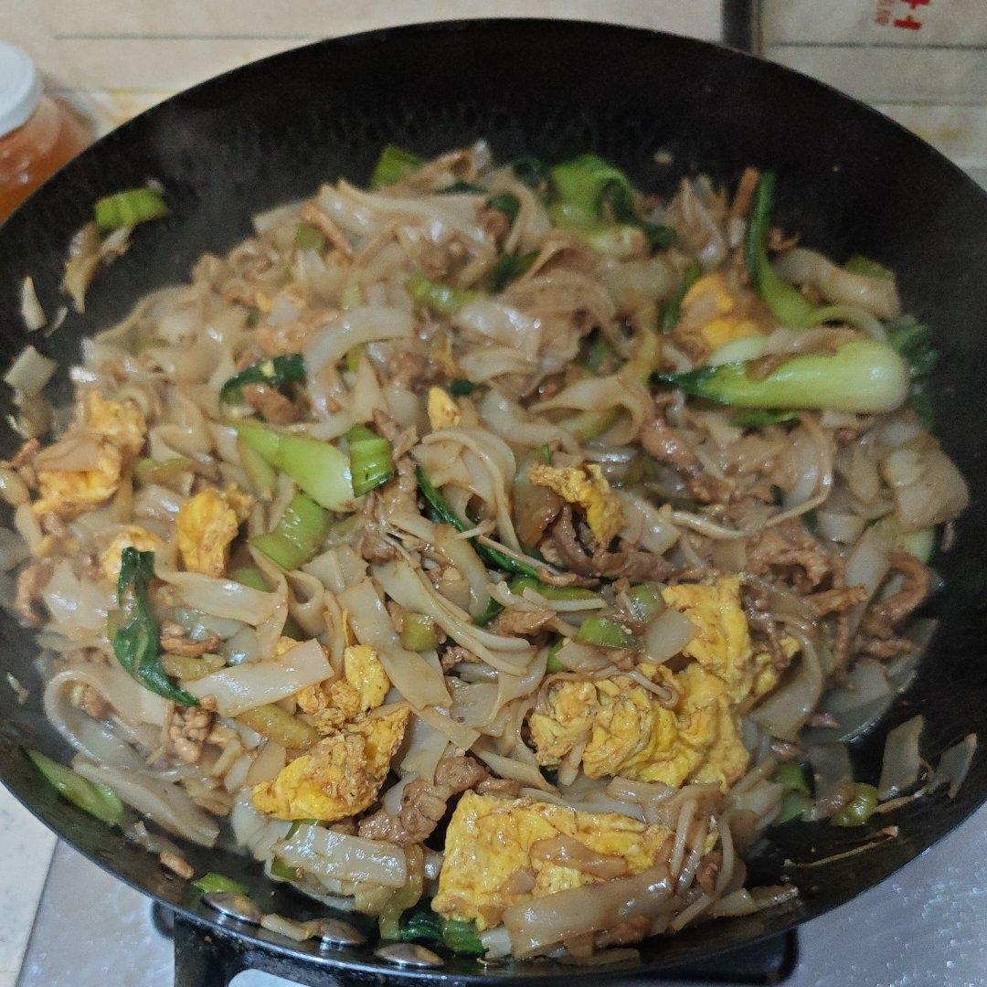 路边摊的炒河粉