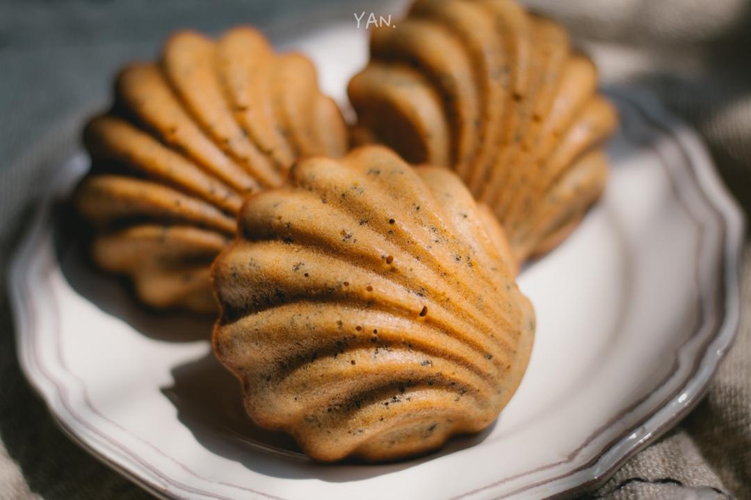 伯爵柠香玛德琳