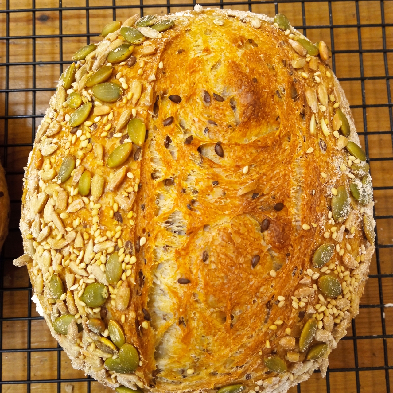 天然酵母亚麻籽面包的做法