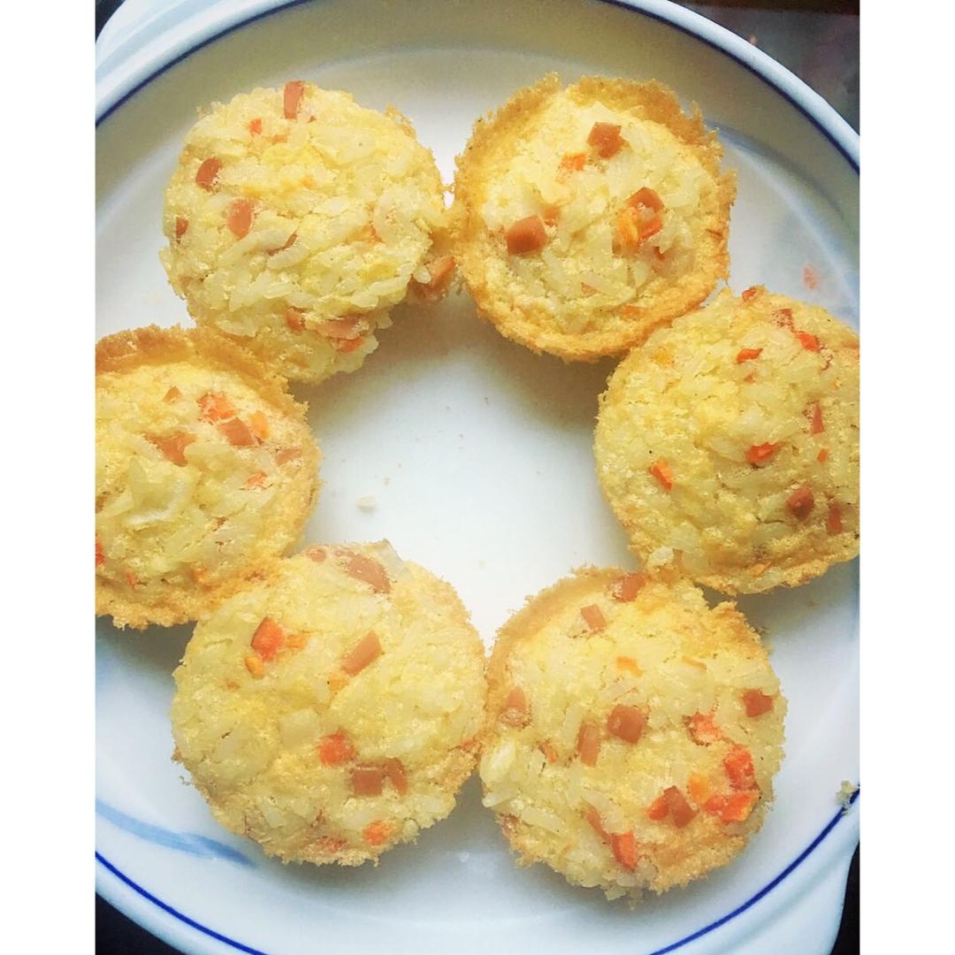 快手早餐-剩饭鸡蛋杯