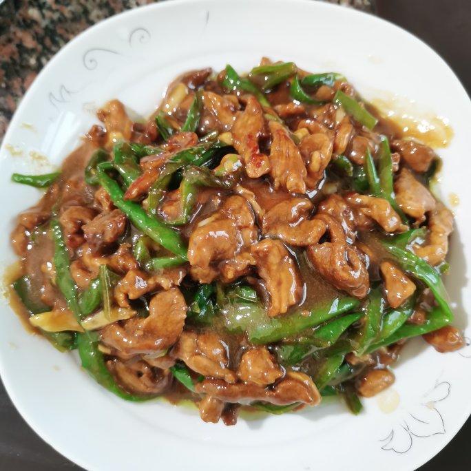 青椒肉丝，这样炒太好吃了。