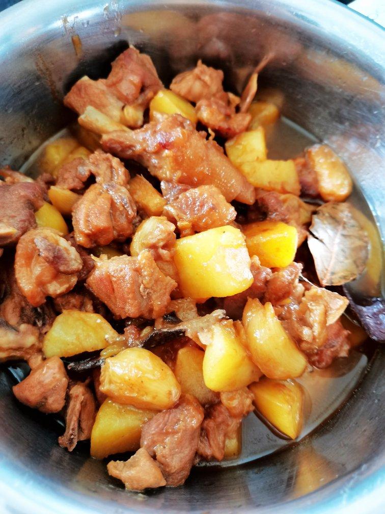 huihui8997做的红烧鸭腿土豆块