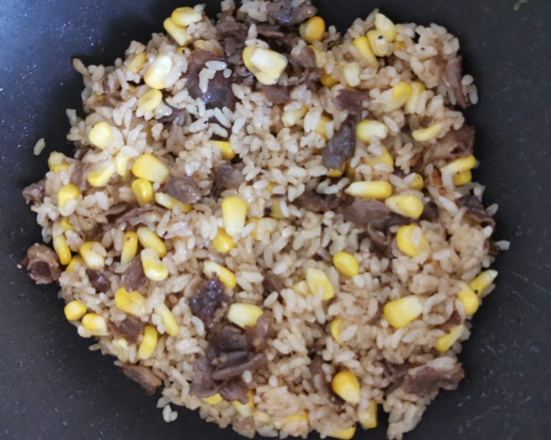 肥牛玉米粒黄油炒饭（复刻胡椒厨房）的做法