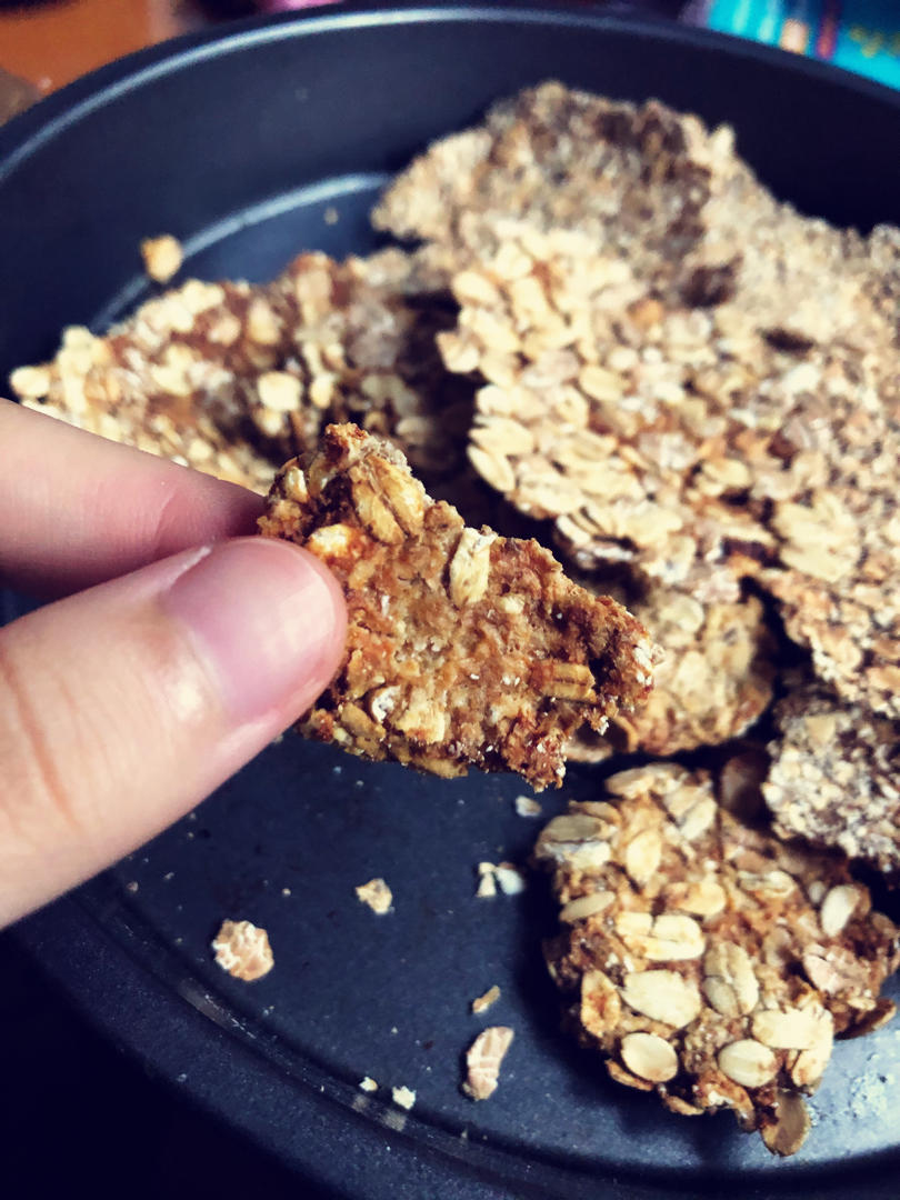 放荡不羁的麦片饼干