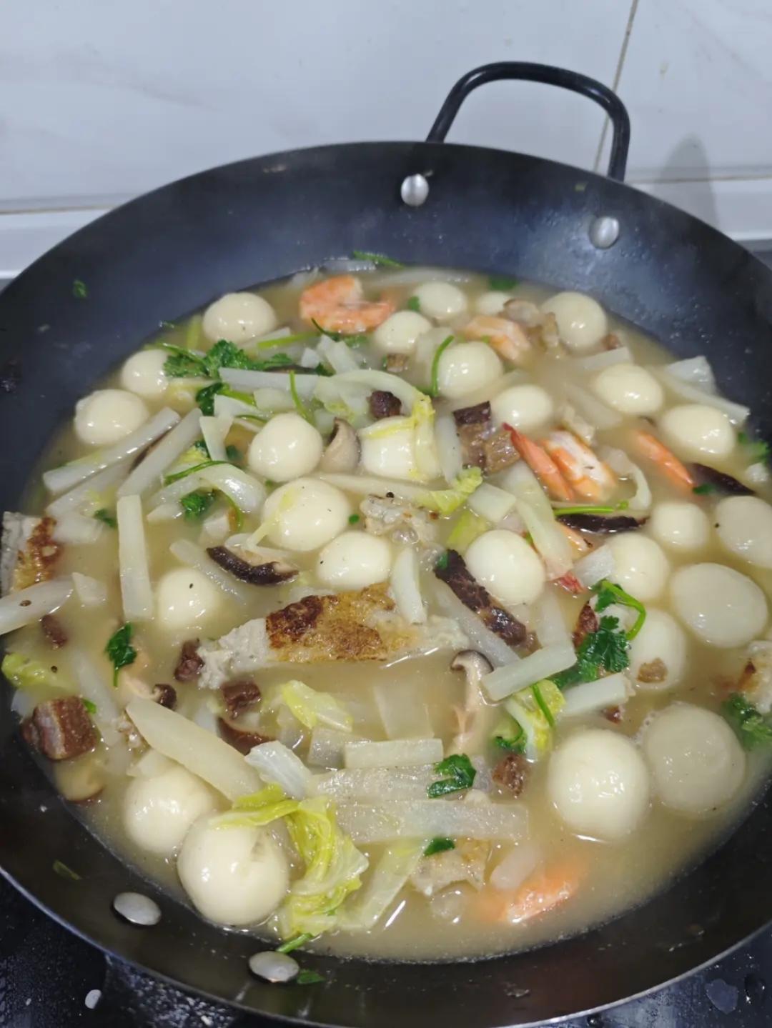 广式冬至咸汤圆:五邑特色腊味萝卜鲮鱼咸汤圆
