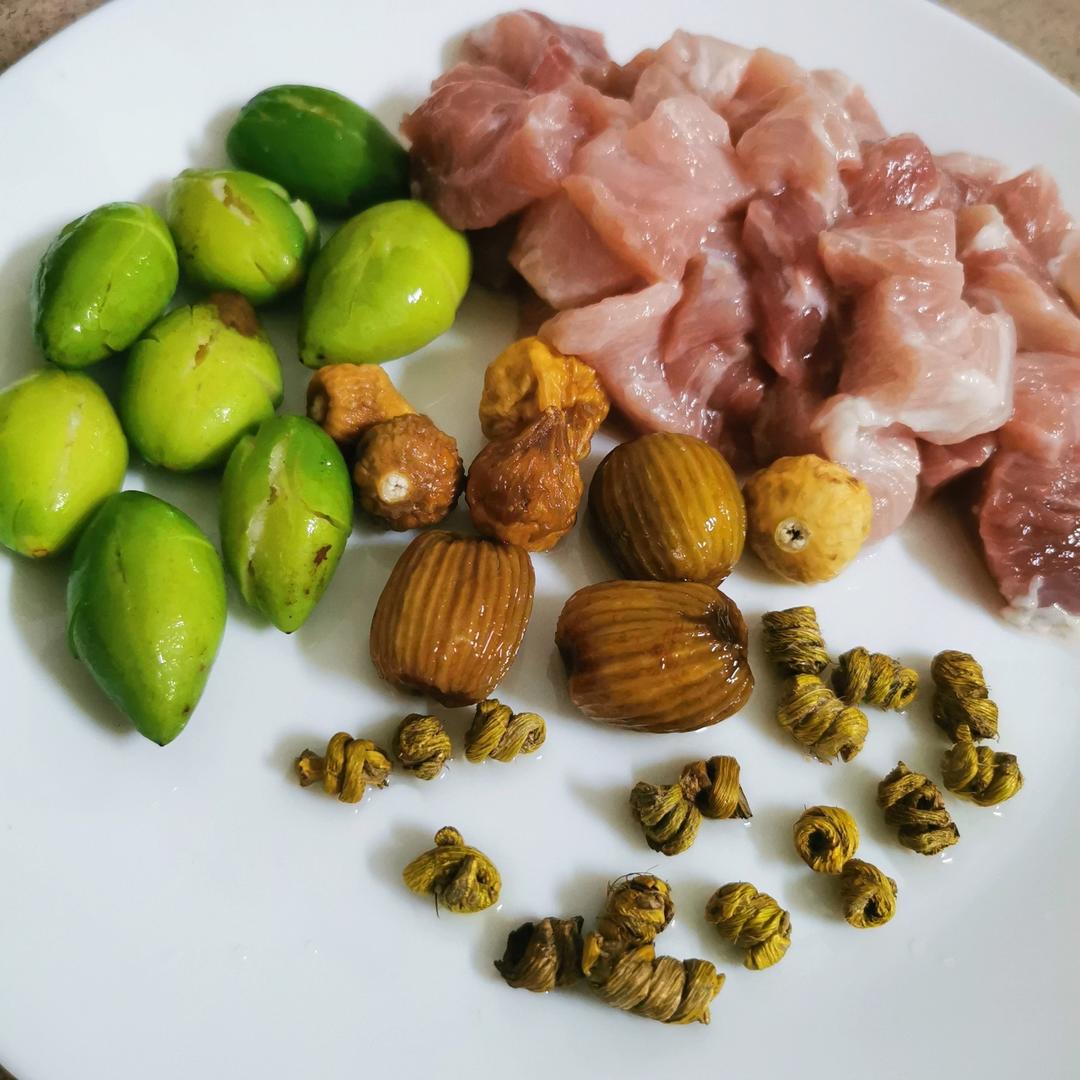 青榄炖瘦肉汤