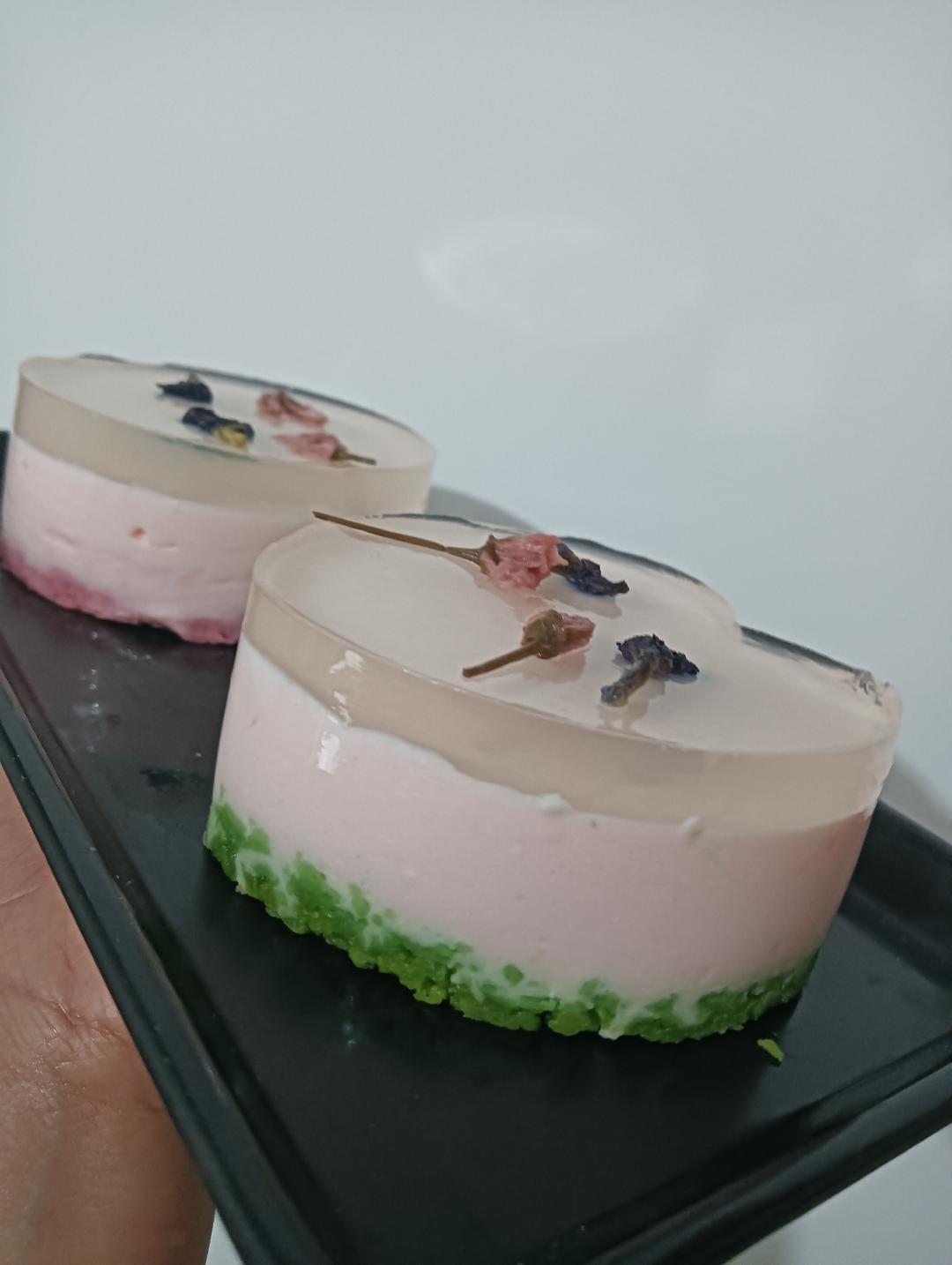 樱花草莓布丁：春日小甜品，免烤箱！