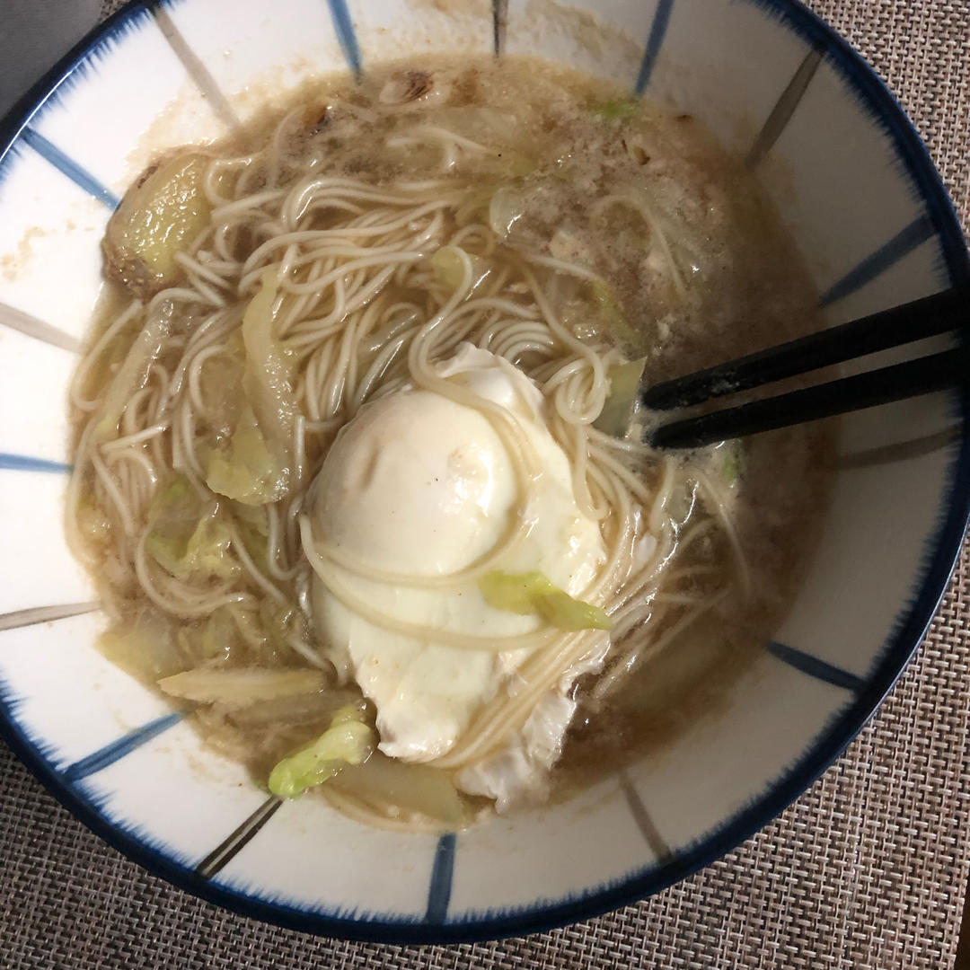 白菜鸡蛋汤面