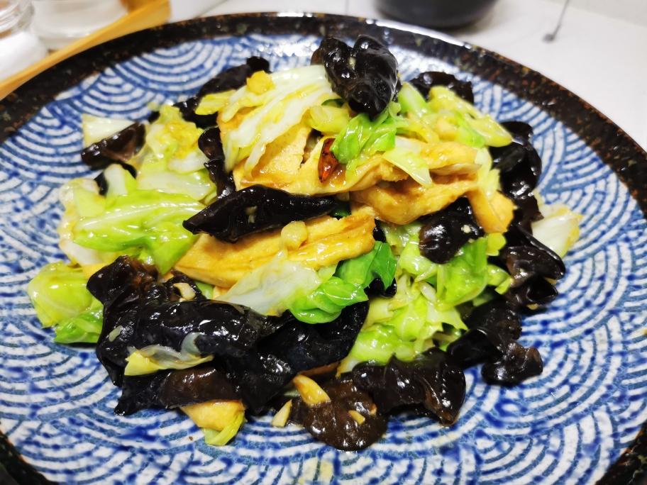 豆腐木耳炒白菜的做法