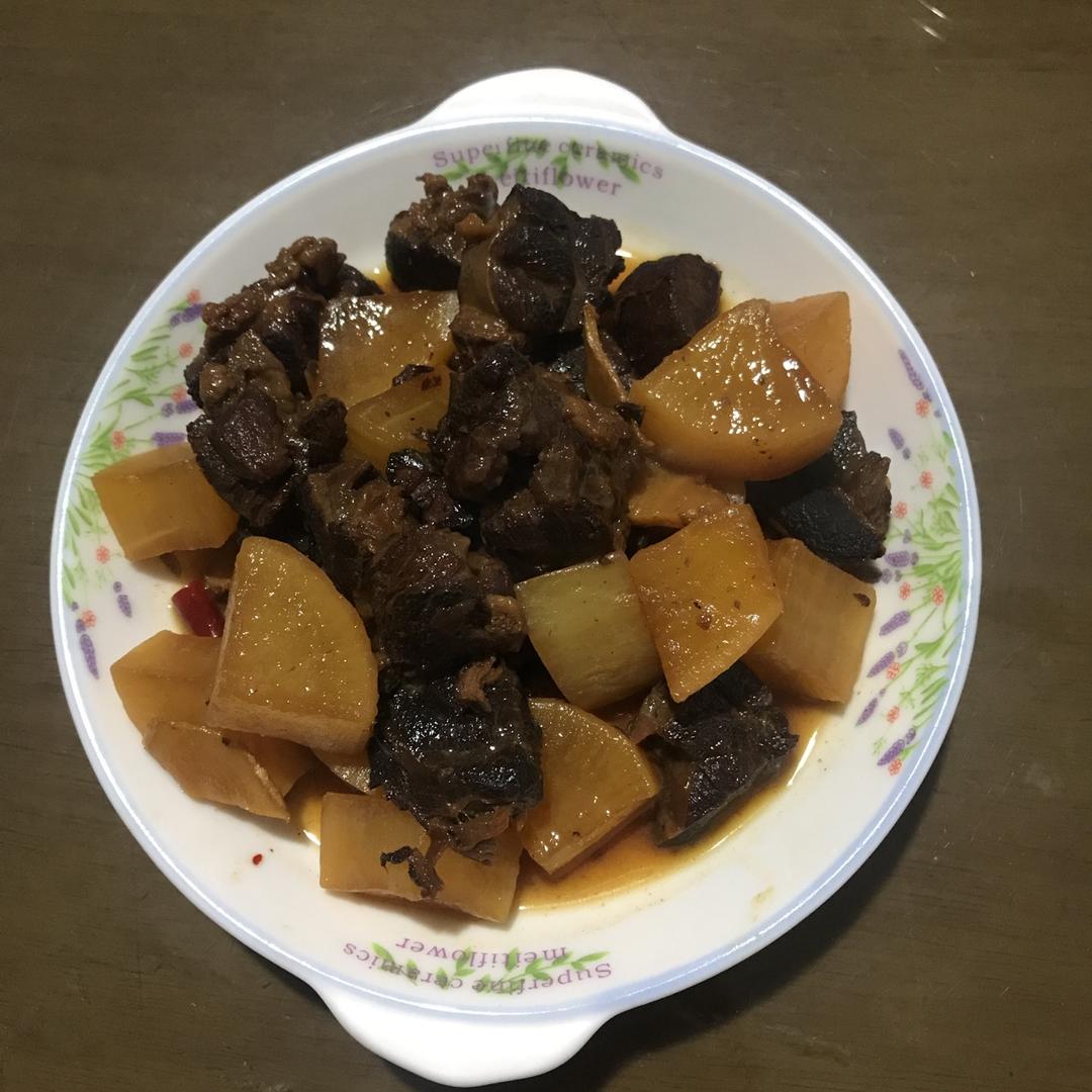 萝卜炆牛腩