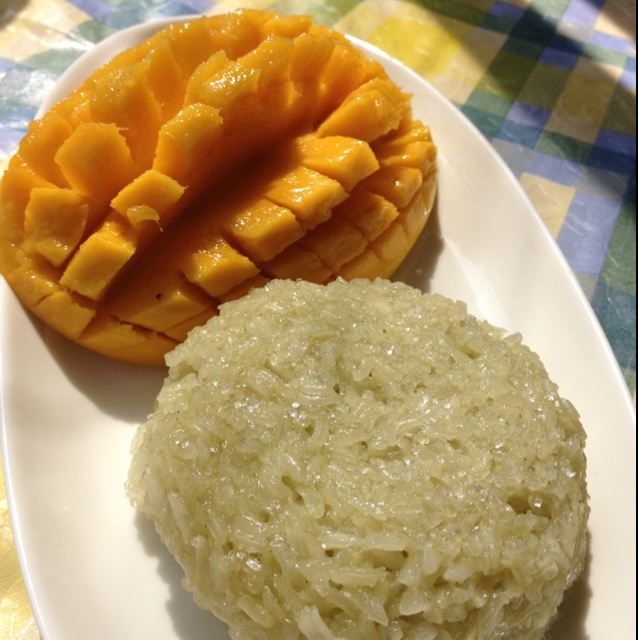 椰浆芒果糯米饭