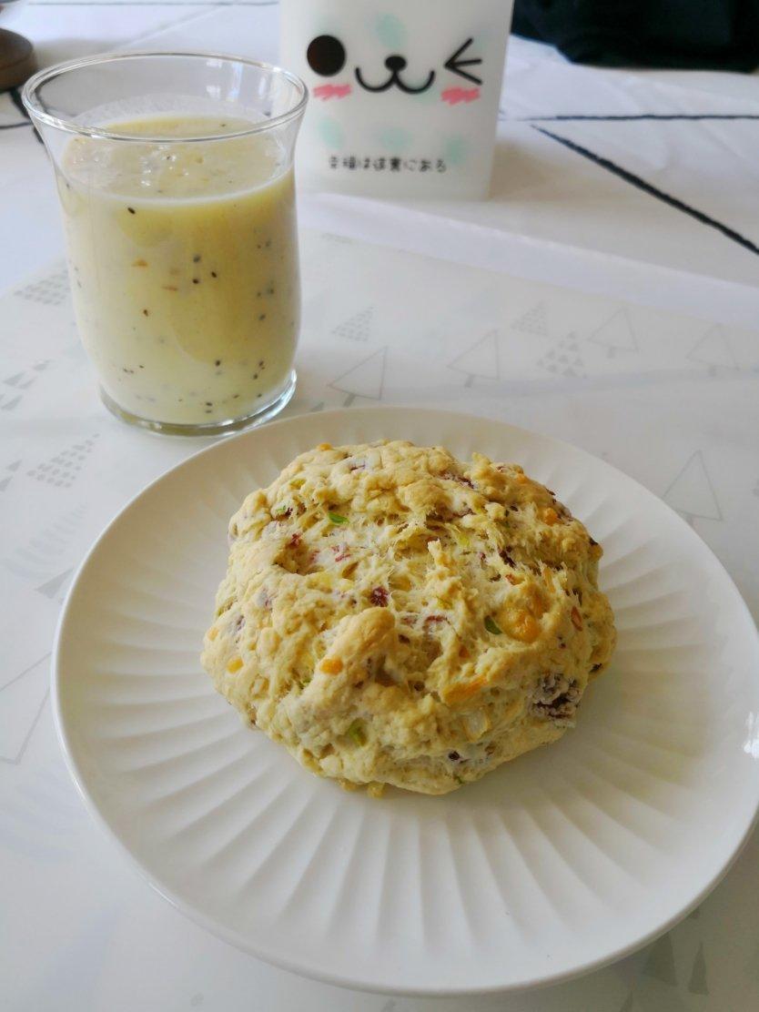 芝士葱培根早餐司康（Cheese,Spring Onion and Bacon Breakfast Scones）